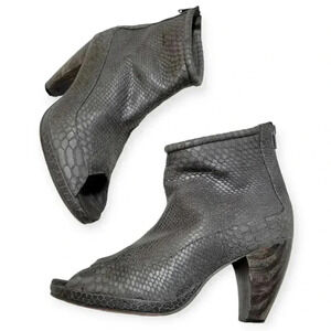 Colleen Cordero Open Toe Heeled Boots Grey Snakeskin Wood Heel Size 8 USA Made